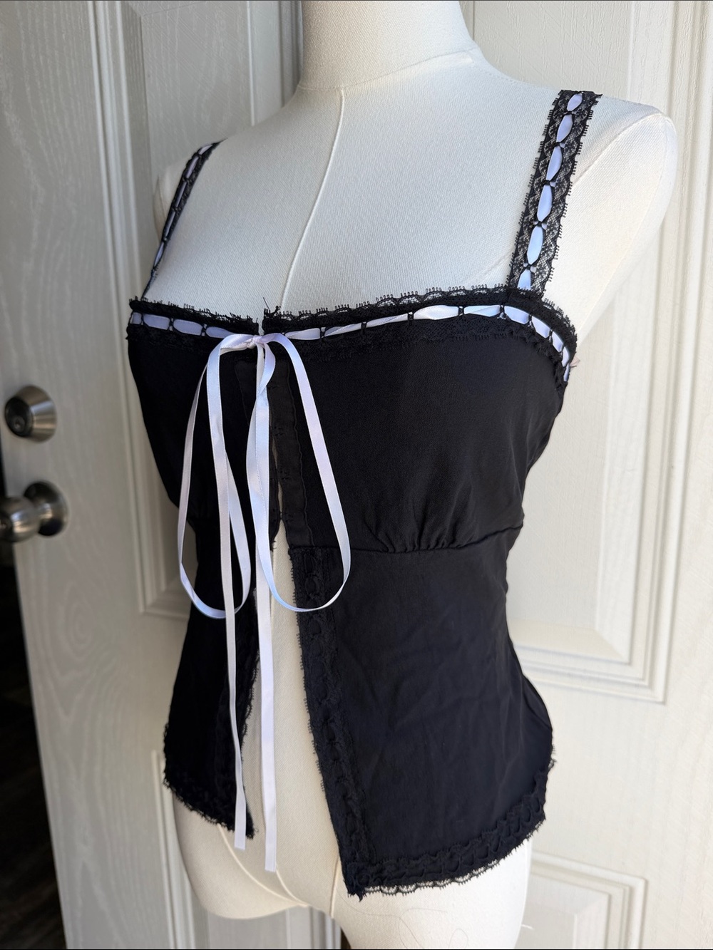Windsor Vintage Inspired Black Lace-Trim Ribbon Strap Whimsygoth Top Size Medium - Picture 3 of 10